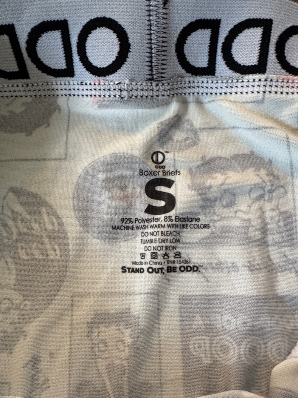 ODD Betty Boop Men's Boxer Briefs in White, Black & Red - Picture 4 of 4